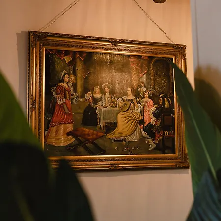 Le Boutique Luxury Diffused In Historical Center 4*