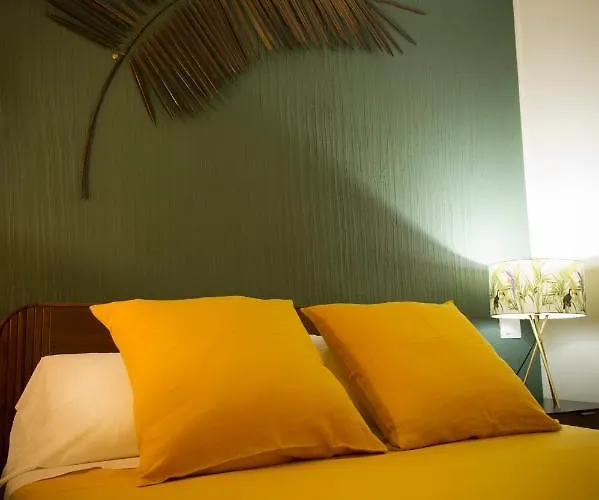 Le Boutique Luxury Diffused In Historical Center 4*